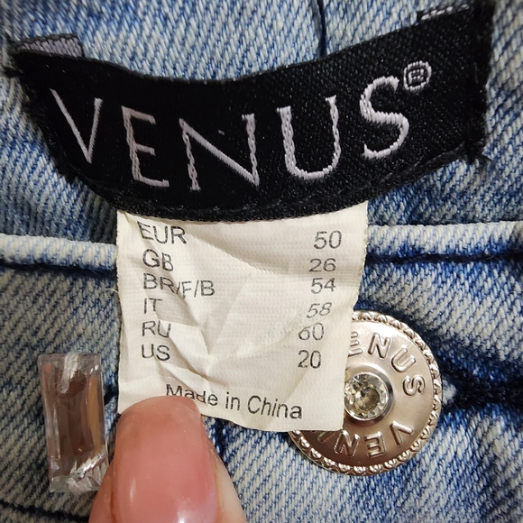 Venus Plus Size Shorts - Picture 3 of 5